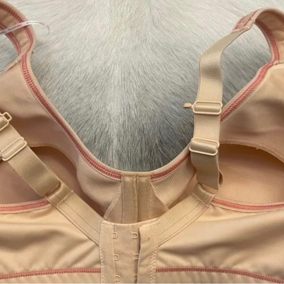 ❤️ QUICK SALE 36K Freya Active Sonic UW Molded Hi Impact Sports Bra Size Pinky - Picture 4 of 4